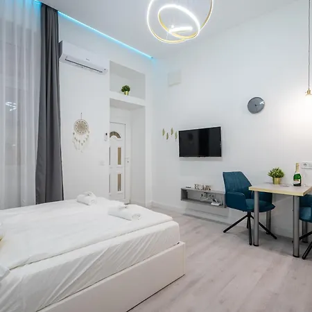 D26 - Opera Retreat - Location By Bqa Apartament *